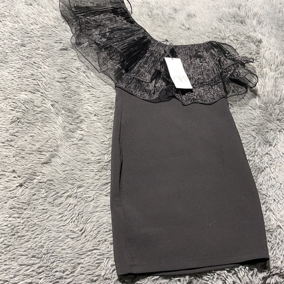 🥰🥰ZARA Organza Asymmetrical One Shoulder Dress🥰🥰 - Picture 11 of 12